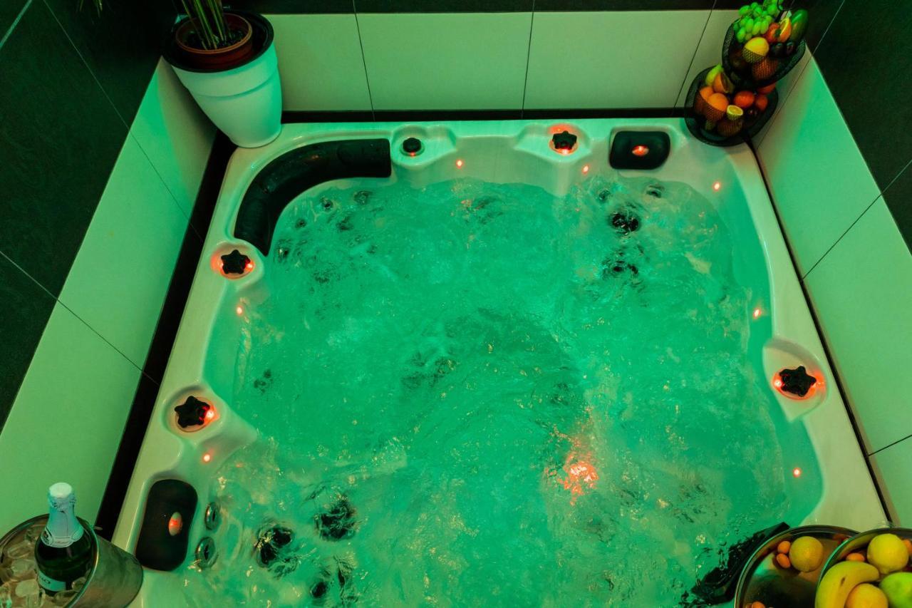 Apartment By The Way Hot Tub And Free Parking Дубровник Екстериор снимка
