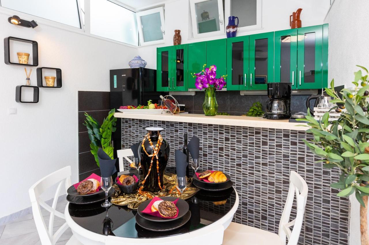 Apartment By The Way Hot Tub And Free Parking Дубровник Екстериор снимка