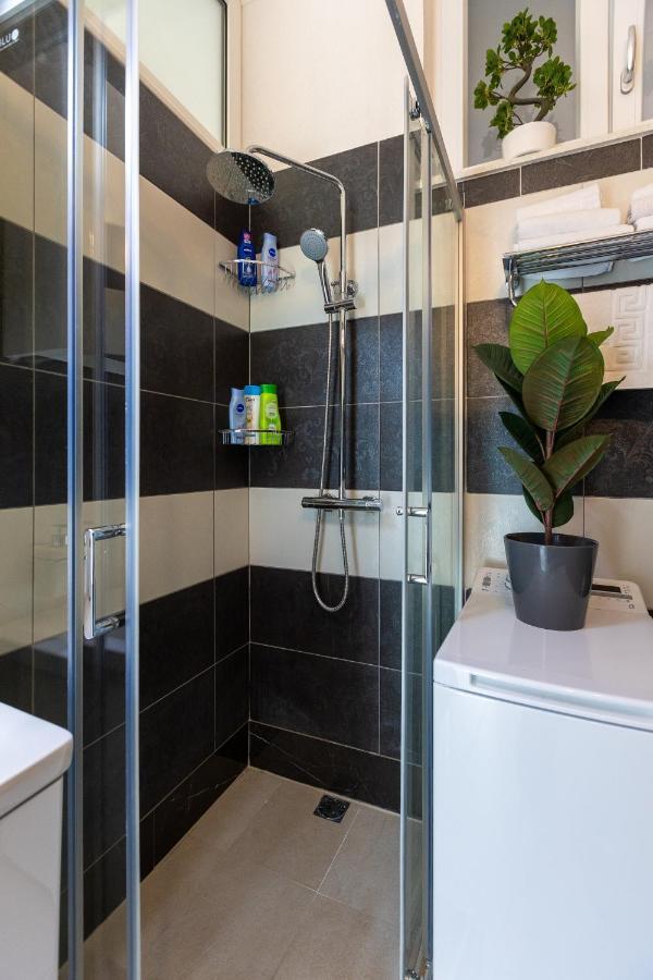 Apartment By The Way Hot Tub And Free Parking Дубровник Екстериор снимка