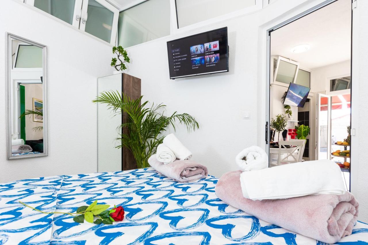 Apartment By The Way Hot Tub And Free Parking Дубровник Екстериор снимка