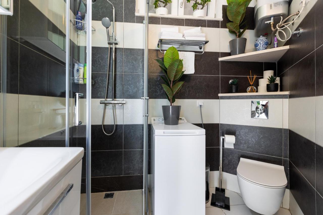 Apartment By The Way Hot Tub And Free Parking Дубровник Екстериор снимка